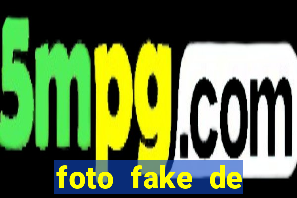 foto fake de menina no espelho cabelo cacheado